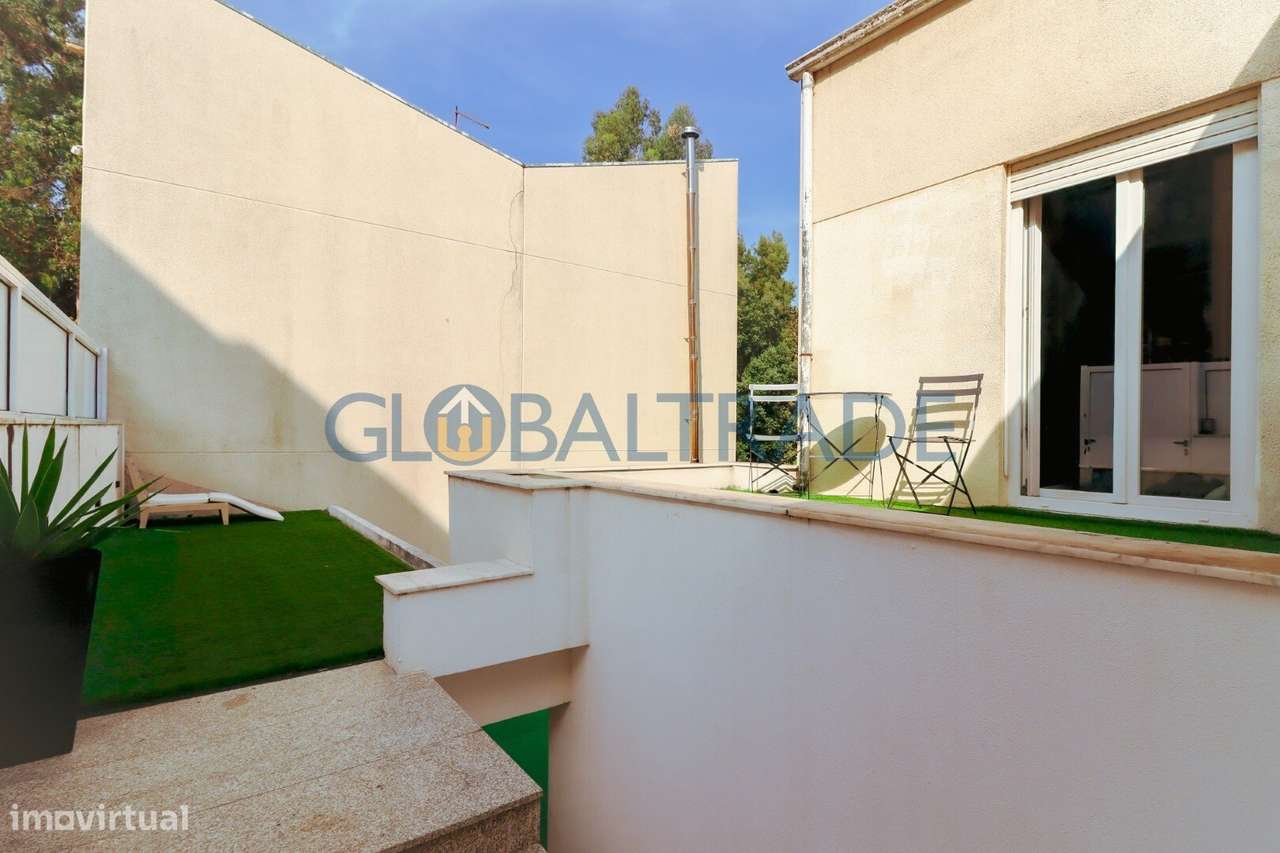 Moradia bifamiliar T4 em São Pedro da Cova - Grande imagem: 3/40