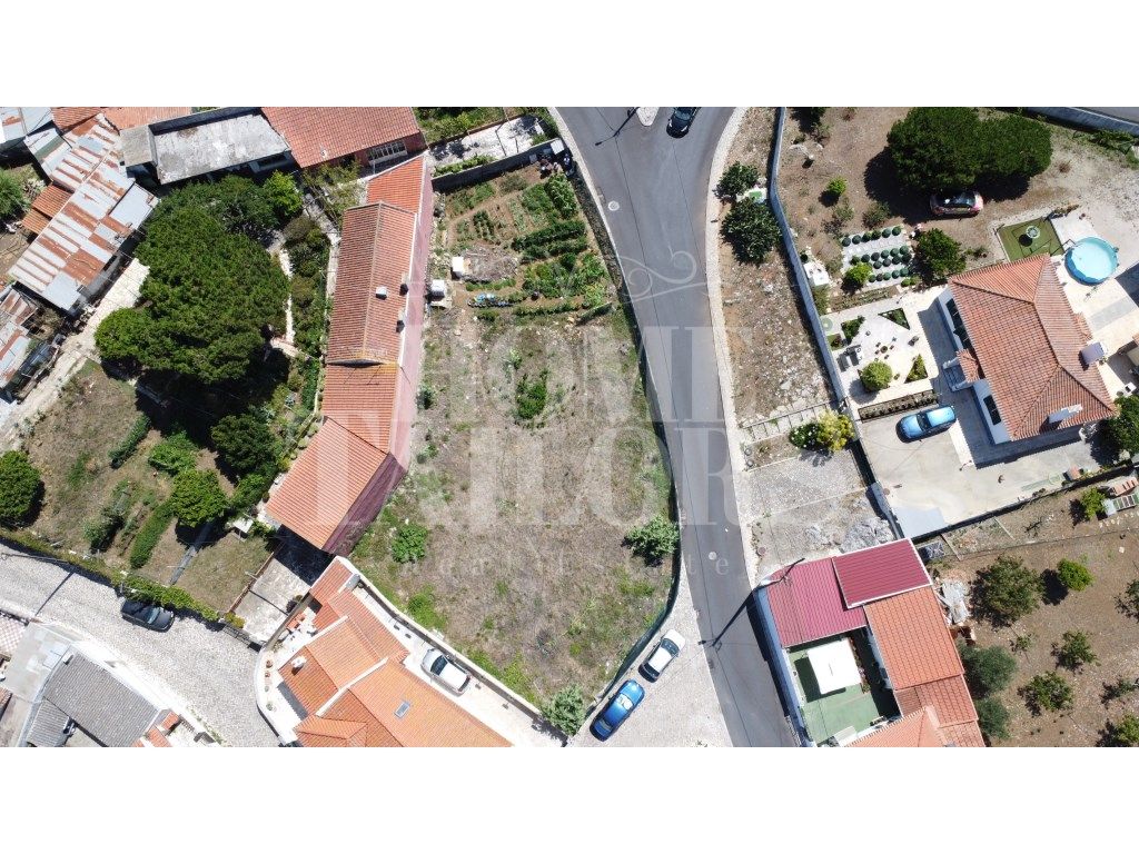 Terreno Urbano com 773 m2 e PROJETO APROVADO para constru...