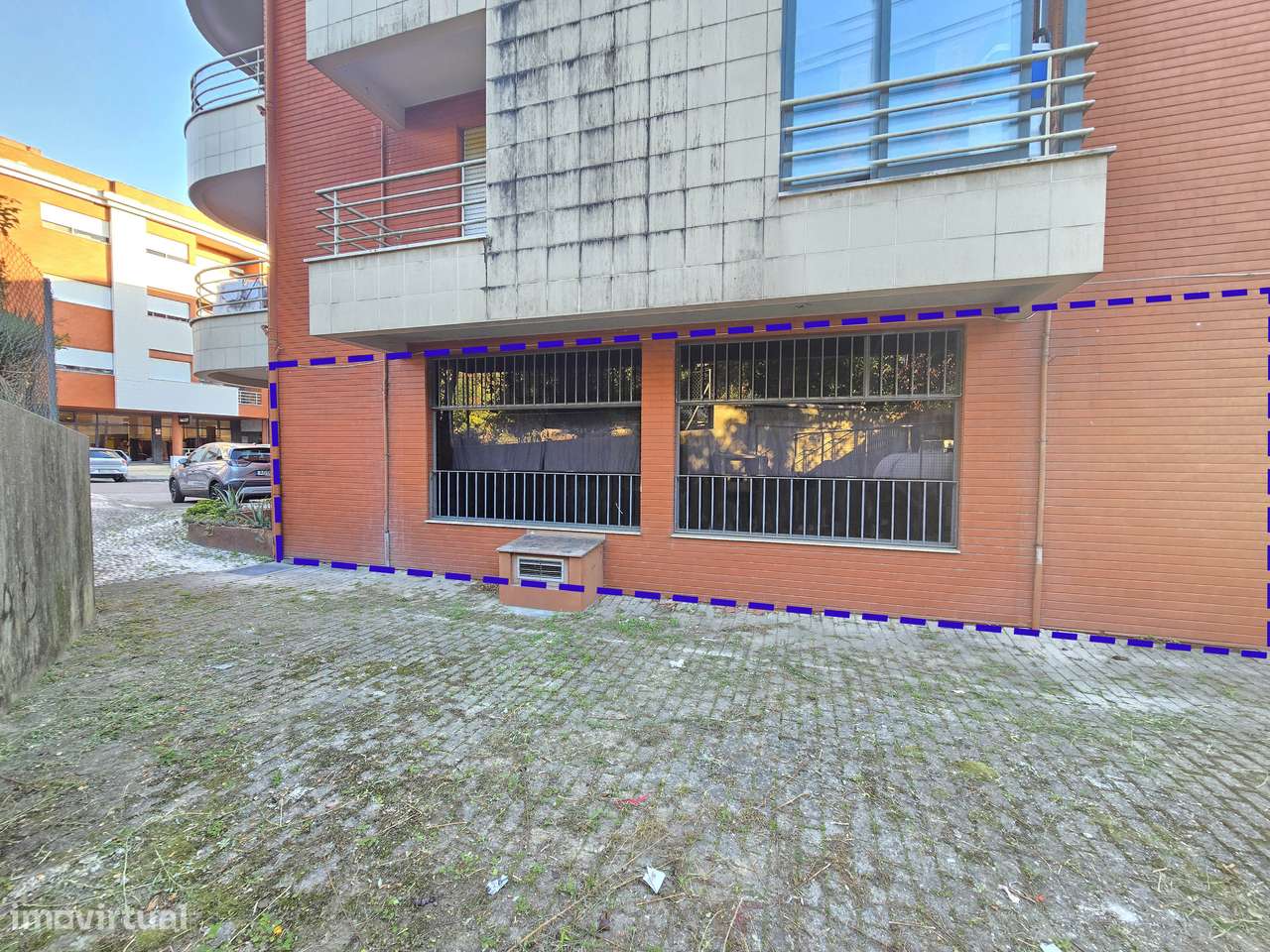 Loja com 109m2 e 3 frentes no centro de Vila Verde - Grande imagem: 2/11