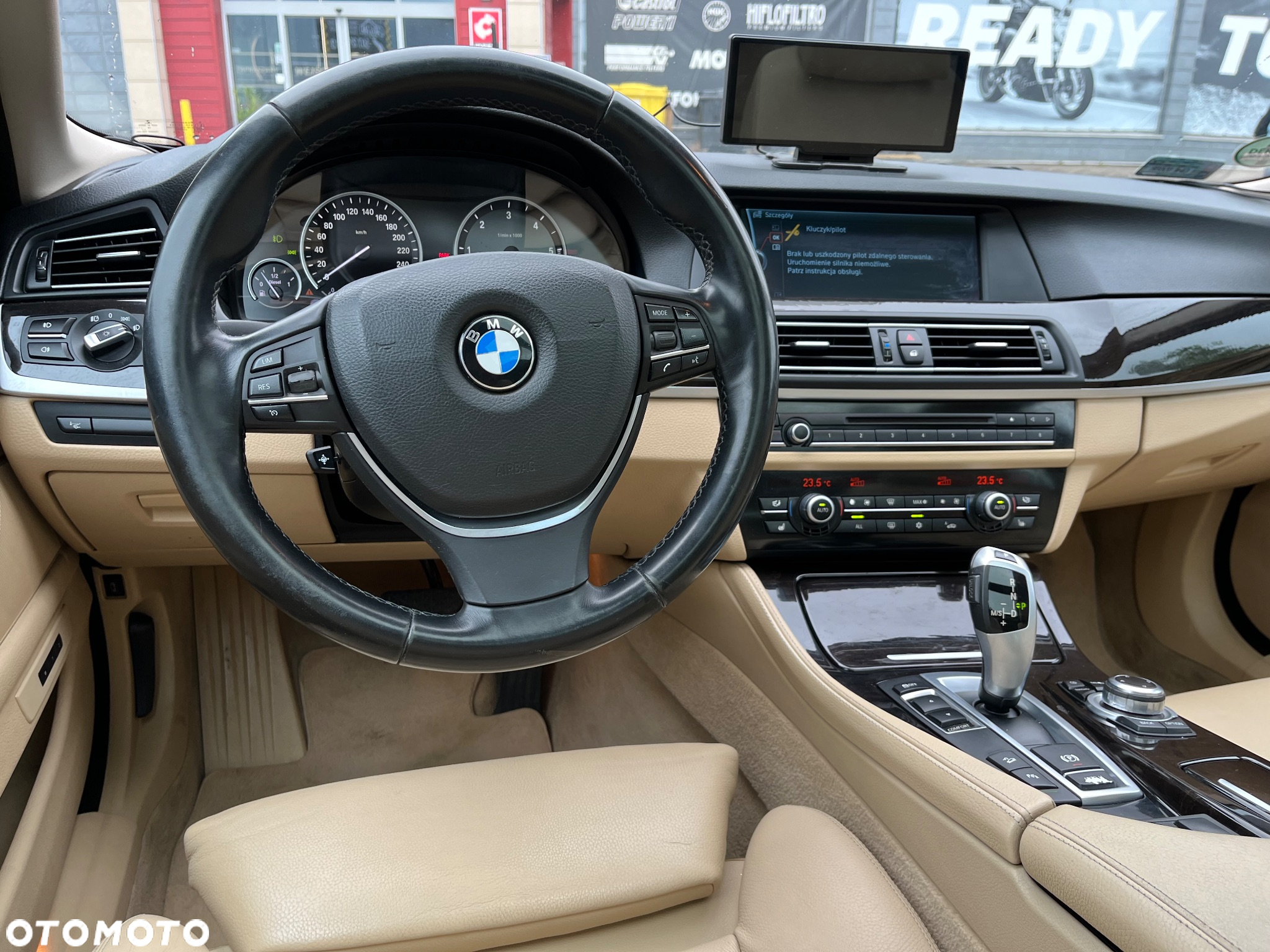 BMW Seria 5 525d xDrive - 15