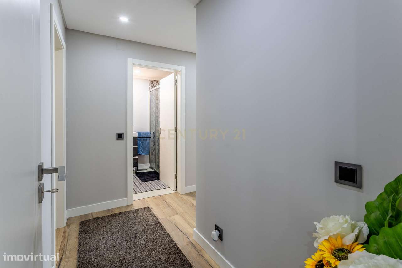 Moderno Apartamento T4 no Carregado em condomínio fechado-21