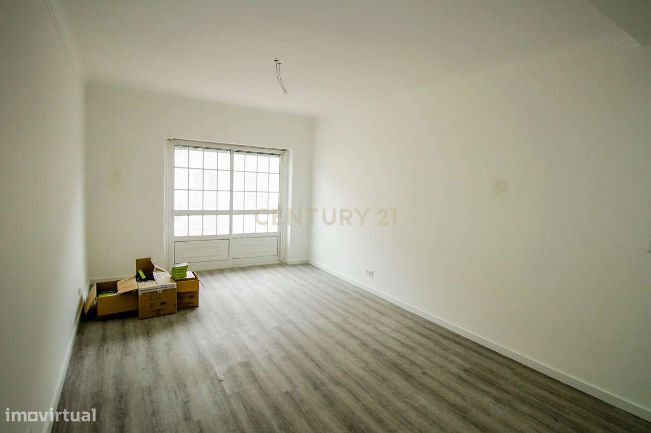 T3 em Queluz, perto do Palácio Nacional, totalmente remodelado e equip - Grande imagem: 5/10