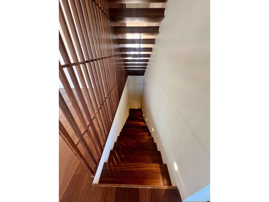 Moradia Isolada T4 Condomínio Fechado com piscina privativa em Birr...-28