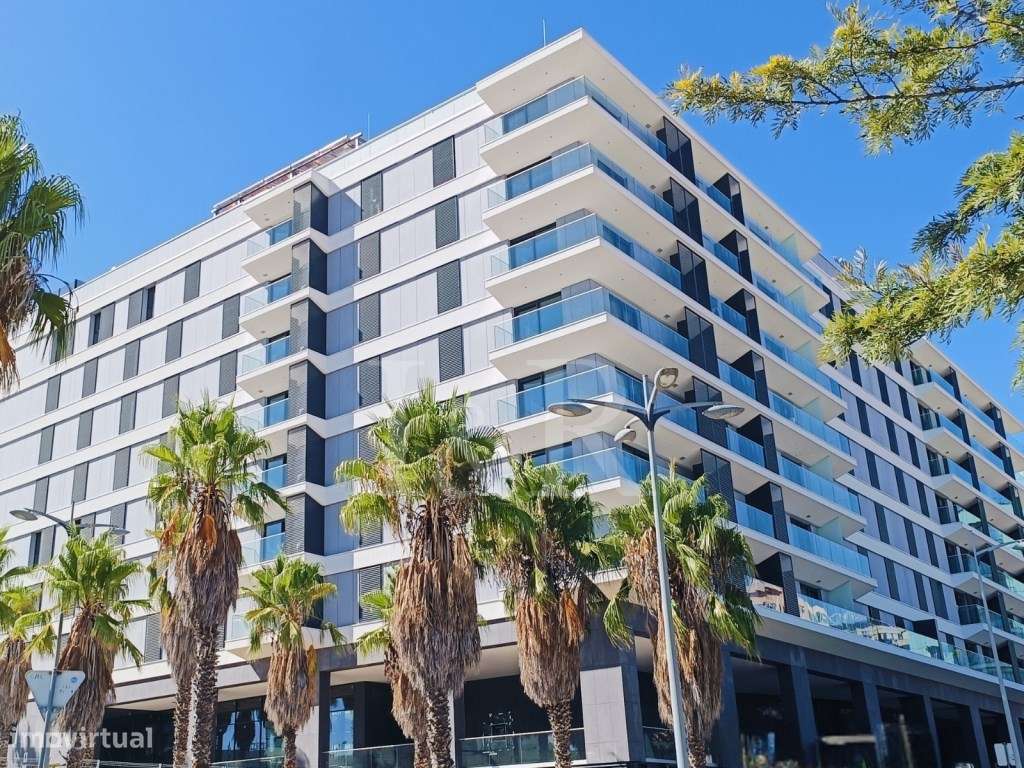 Apartamento T1 com varanda e estacionamento nas Avenidas Novas - Grande imagem: 4/17