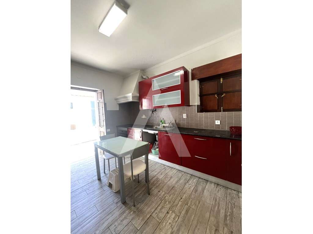 Moradia T4 com quintal e garagem em Arraiolos-14