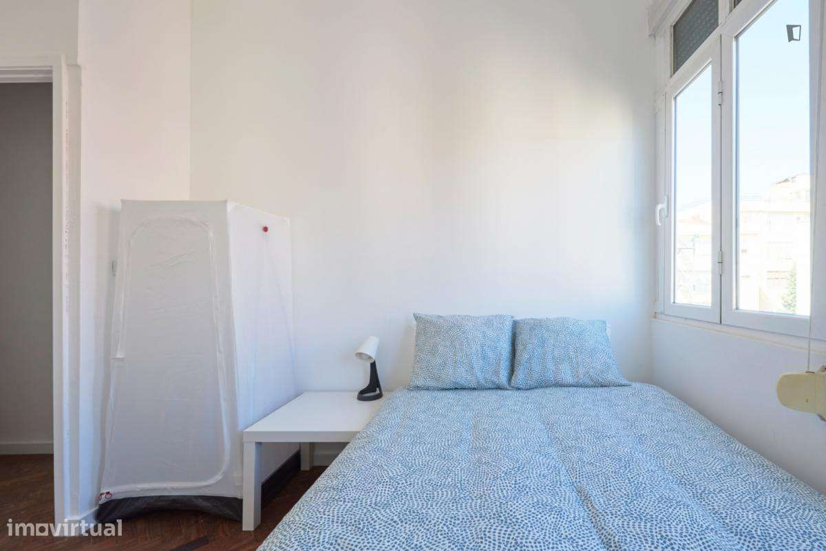 Quarto - localizado em Marquês de Pombal Lisbon - Grande imagem: 4/6