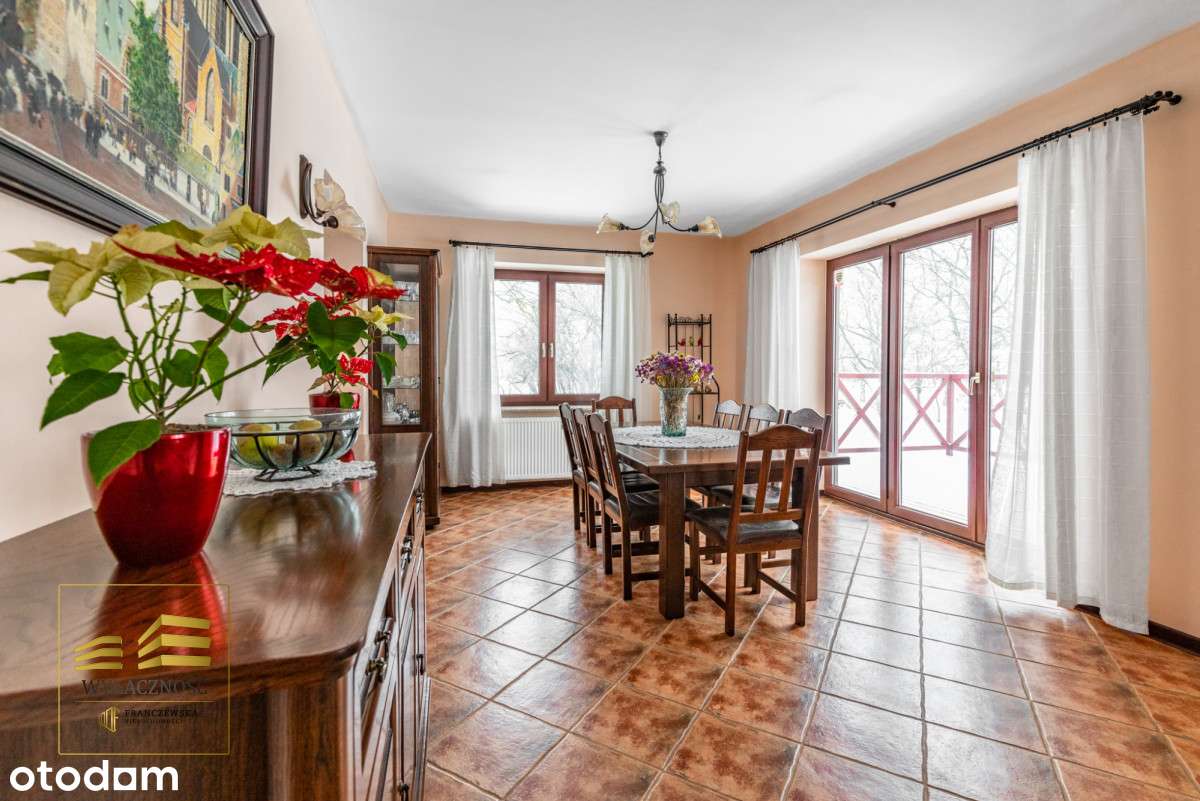 Dom wolnostojący  6 pokoi z dużą działką-1