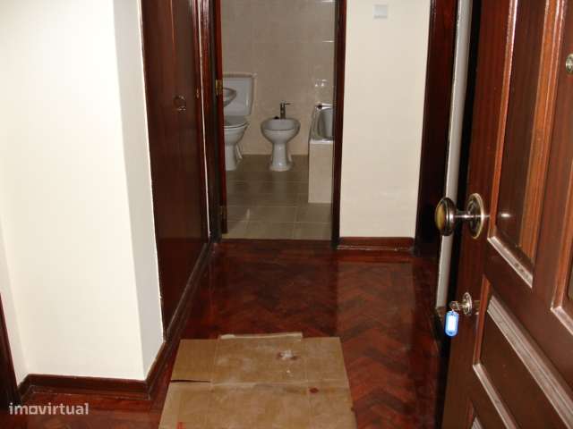 T2 em Coimbra: 75 m2 + 35 m2 Garagem - Grande imagem: 4/7