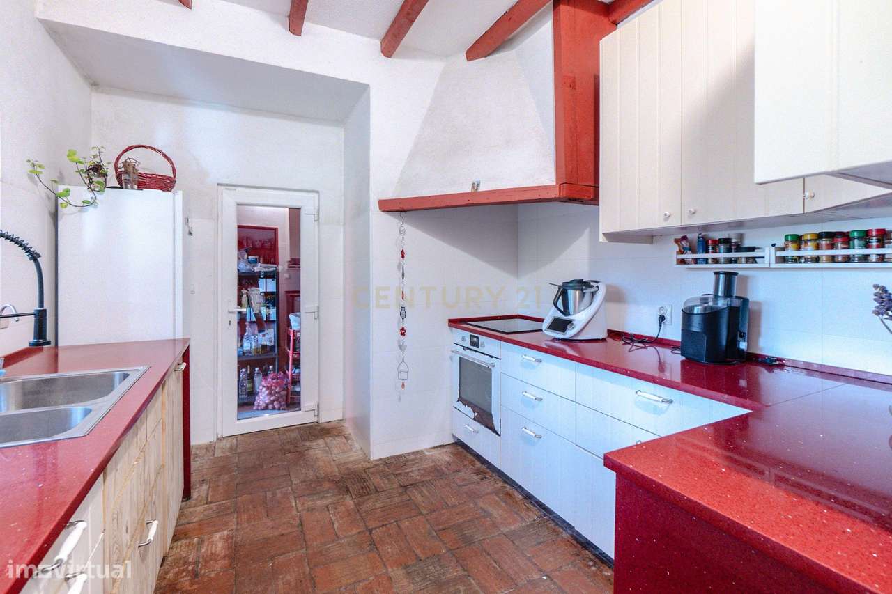 Vila de Prestígio T7+2 com 5.000 m² de Privacidade na Verdizela-9