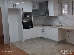 Apartamento - T2 - Tapada das Mercês - Totalmente Remodelado