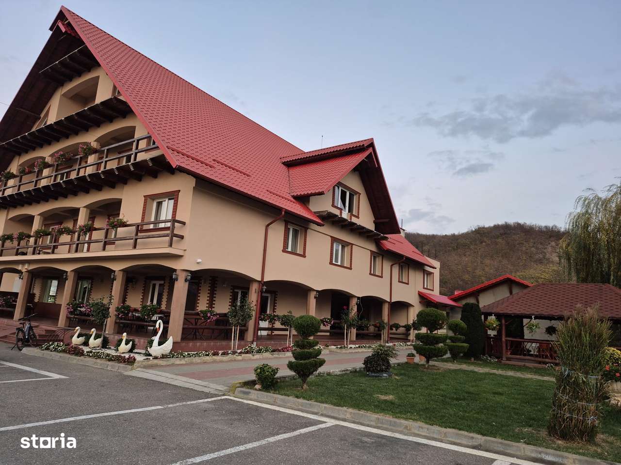 Oportunitate de investiție – Clădire + afacere activă, Șoimi (Bihor)-8