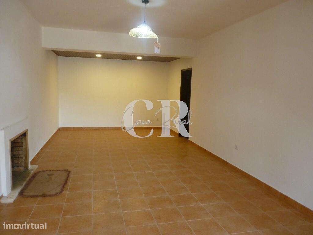 Fantástica moradia T3 com garagem e terreno generoso em Vila Facaia –-53