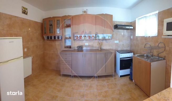 Casă / Vilă cu 5 camere de vânzare-10