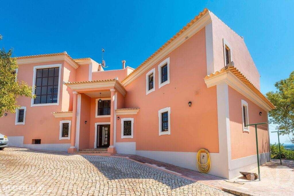 Casa / Villa T4 em Santa Bárbara de Nexe de 484,00 m2-9