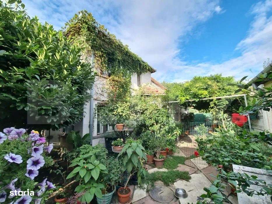 Casa stil boem, cu dependinte , 6 camere,   zona-M17 - Imagine principală: 2/7