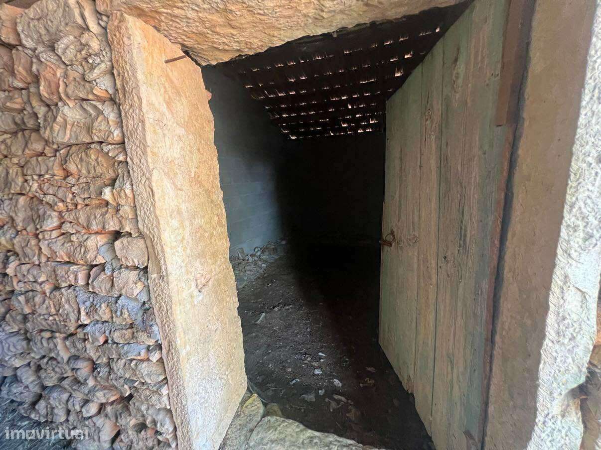 Casa em Pedra - CH3172/26-11