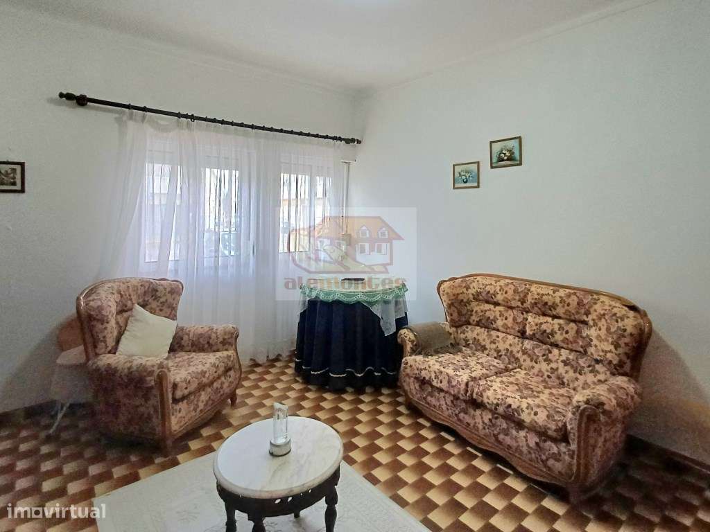 Apartamento T1 - piso térreo - Grande imagem: 4/12