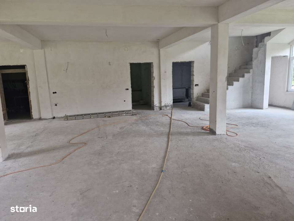 Casa frumoasa - zona linistita - Imagine principală: 4/10