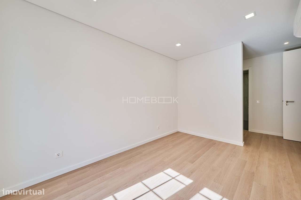 T2 no Neudel: Conforto Moderno com Vida de Bairro à Porta-8