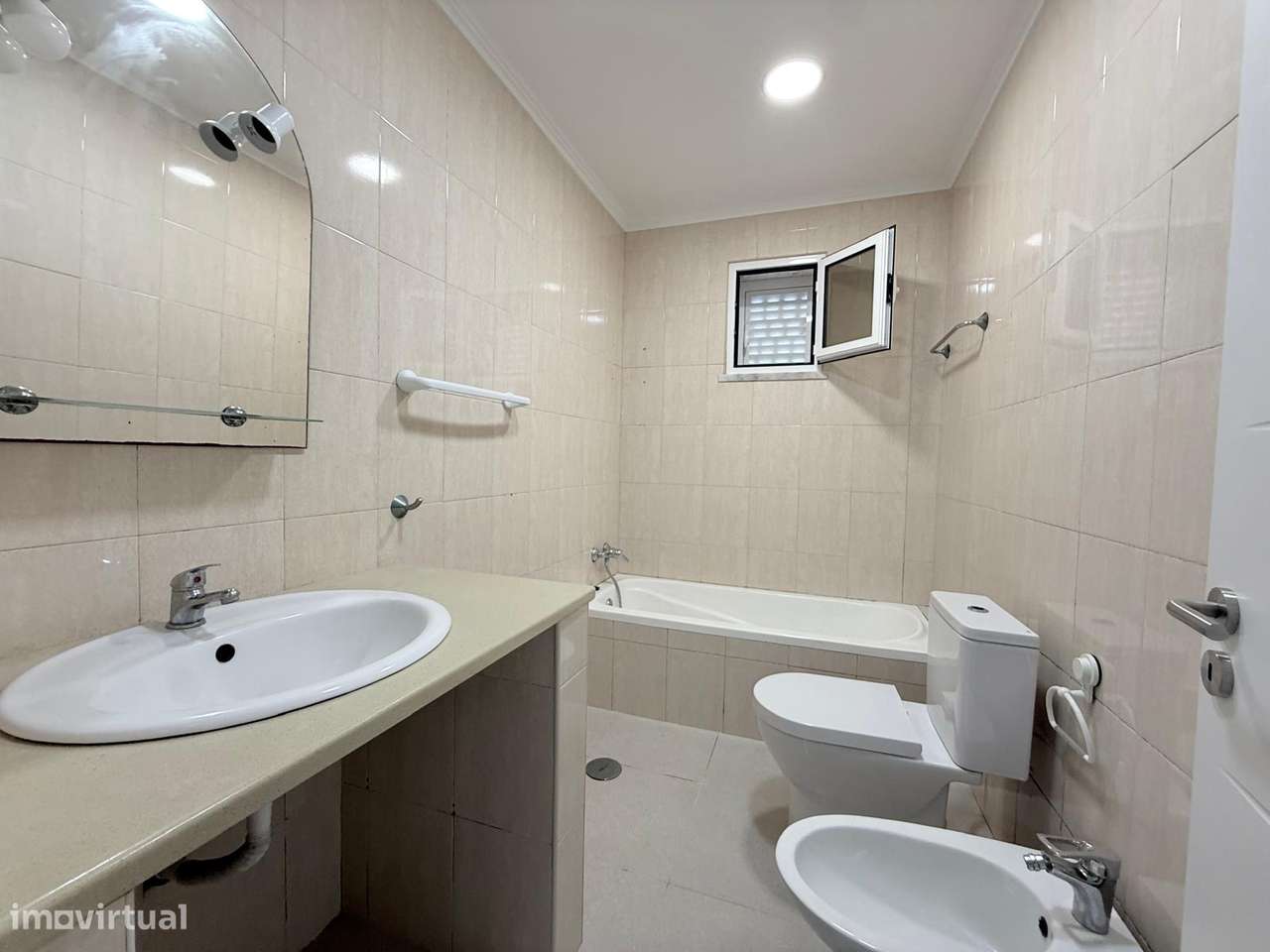 Moradia T3 em lote de 420m2 em Fernão Ferro-38
