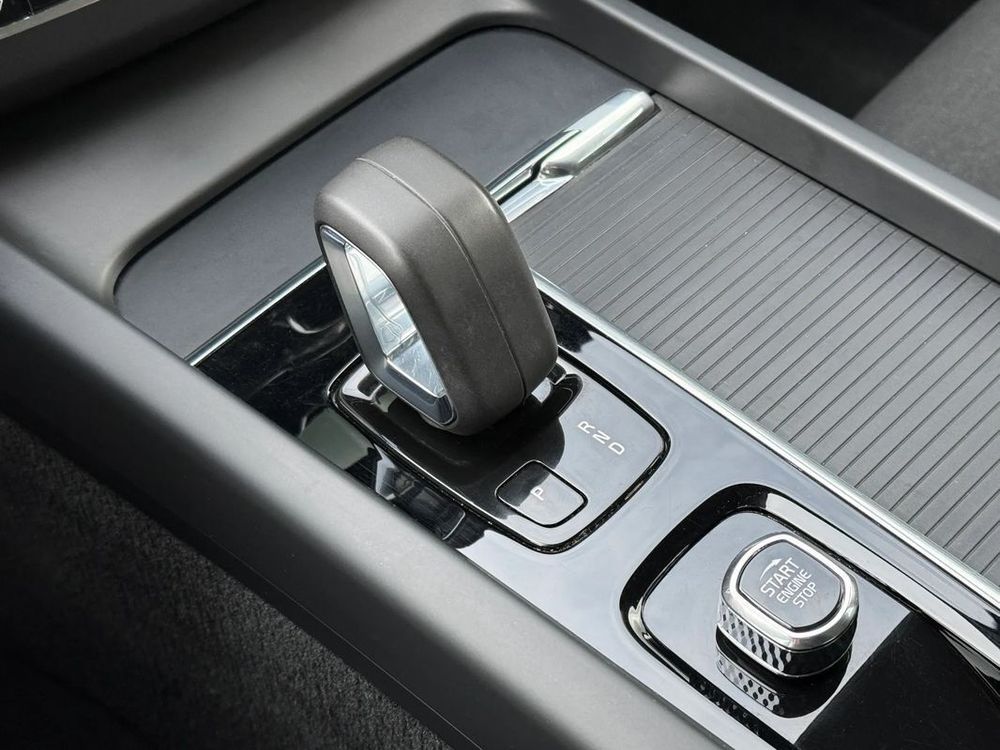 Volvo Xc-60 B4 B Momentum Pro 2022 — zdjęcie 7