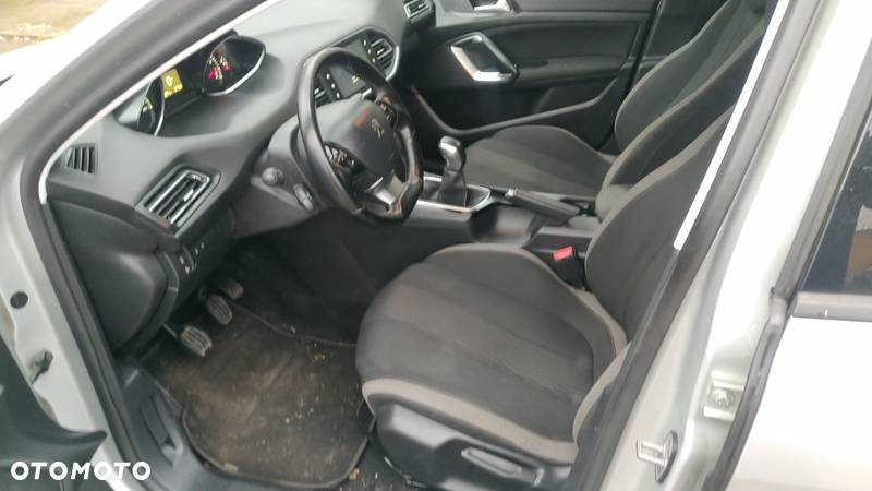 Peugeot 308 SW PureTech 110 Stop & Start Style - 21