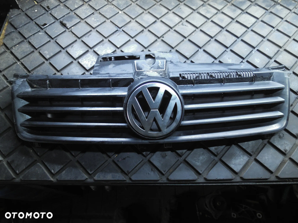 ATRAPA GRIL GRILL VW POLO IV 6Q0853651C 02-05R - 1