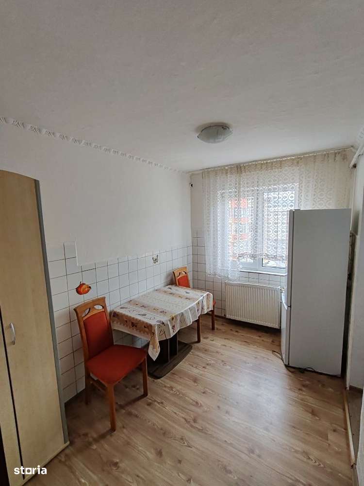 Inchiriez apartament 3 camere Govandar - Imagine principală: 2/7