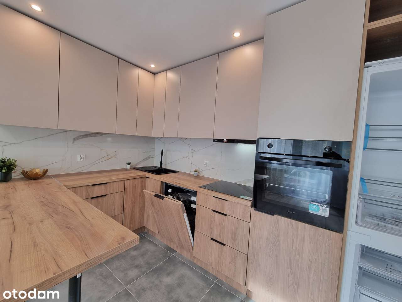 | 1 piętro + duży Balkon | 3x Pokoje | Po remoncie z nowym AGD |-4