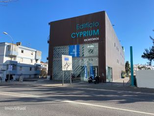 Escritório com 187m2 no Edifício Cyprium em Linda-a-Velha