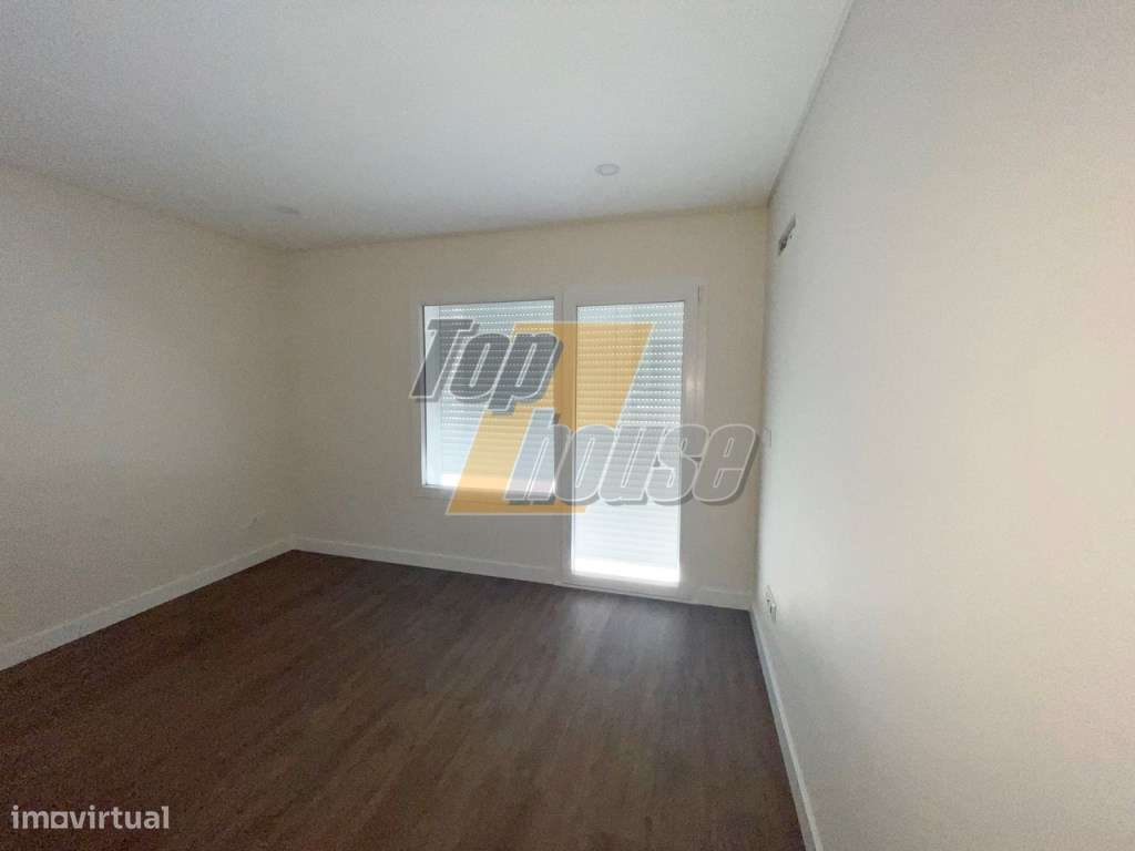 Apartamento T2 novo com parqueamento - Costa de Caparica-10