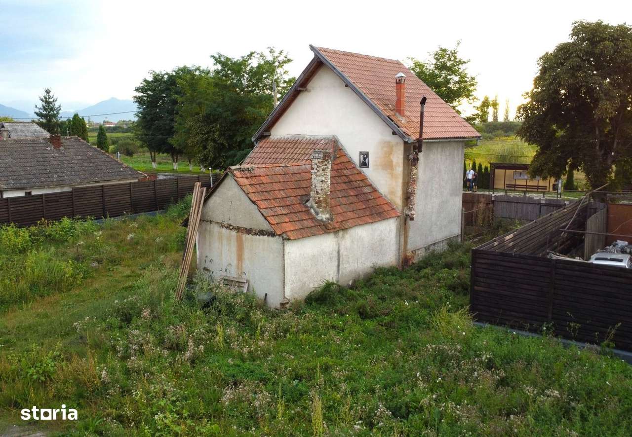 Casă unică în Prejmer, cu teren generos - Imagine principală: 4/11