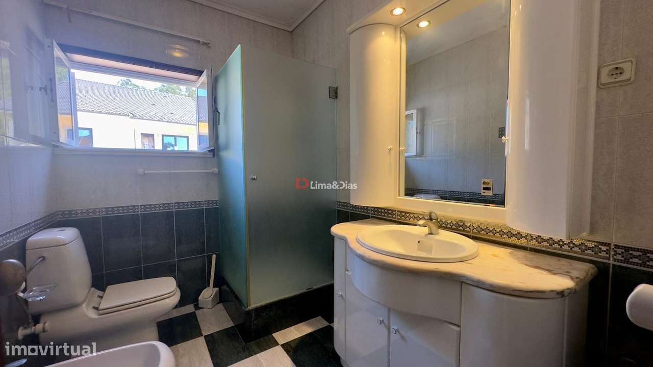 Moradia Isolada T4 Venda em Santa Maria da Feira, Travanca, Sanfins e-43