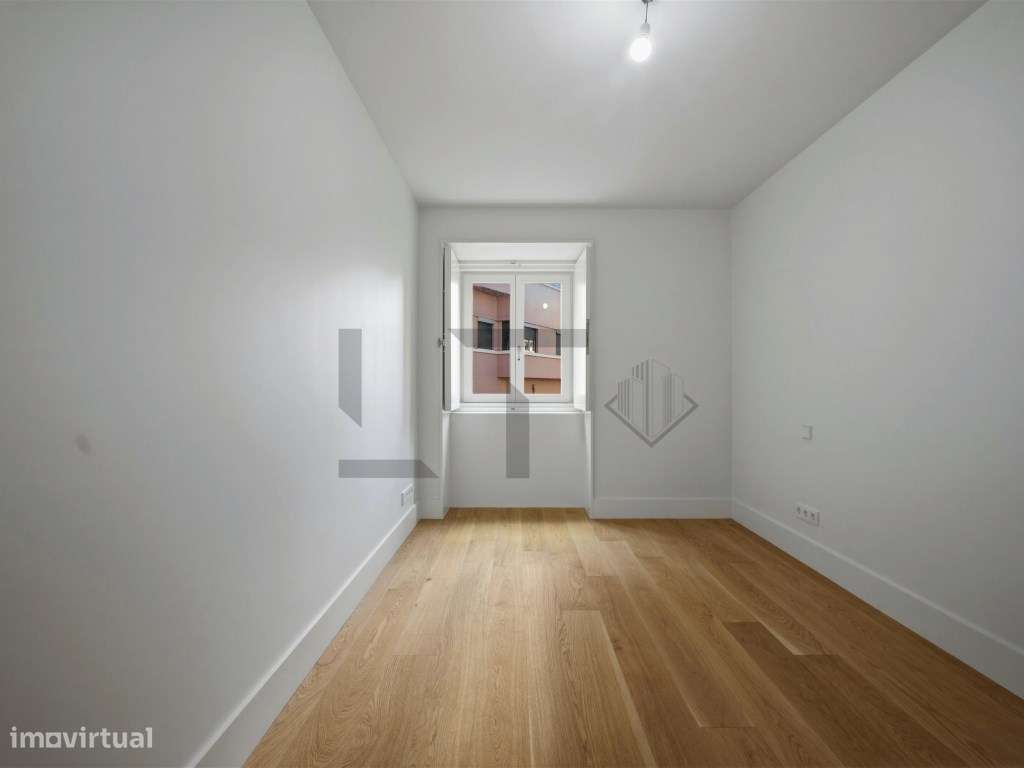 Apartamento T3 com Garagem para Venda junto à Av. da Liberdade, Lisboa-13