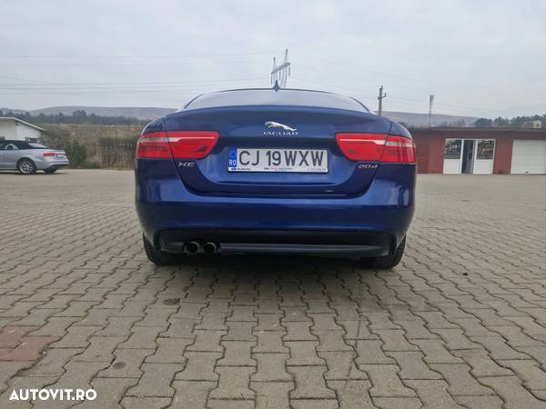 Jaguar XE 2.0 R-Sport - 4