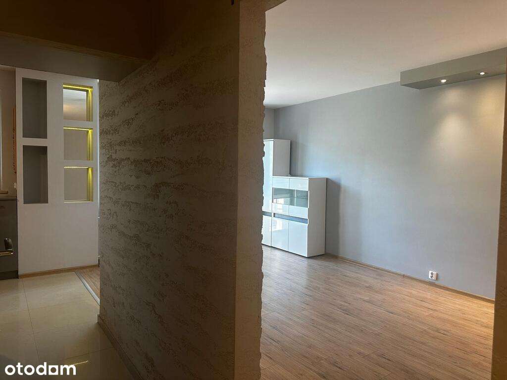 Mieszkanie 3 pokoje 60 m2  , Balkon ,|I piętro-2