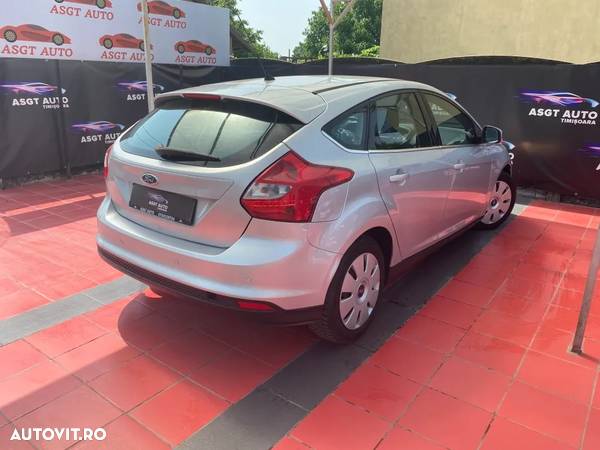 Ford Focus - 7