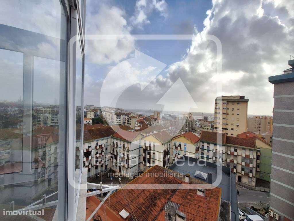 Apartamento T3 totalmente remodelado - Vista Rio!-28