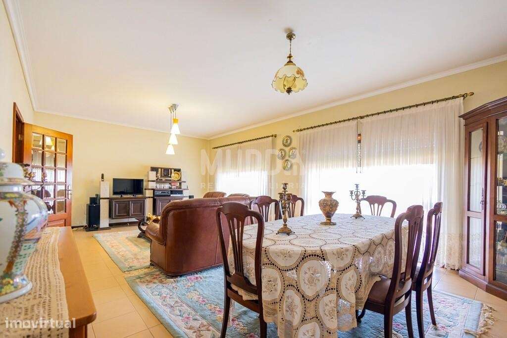 Moradia T4+ com Jardim e Pomar em Escapães, Santa Maria da Feira-8