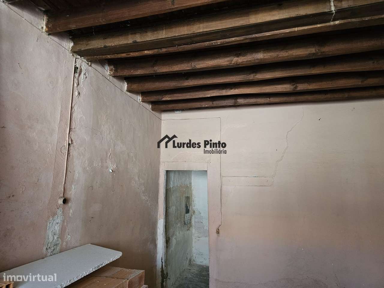 Moradia dois pisos para restauro - Castelo Branco - Grande imagem: 4/23