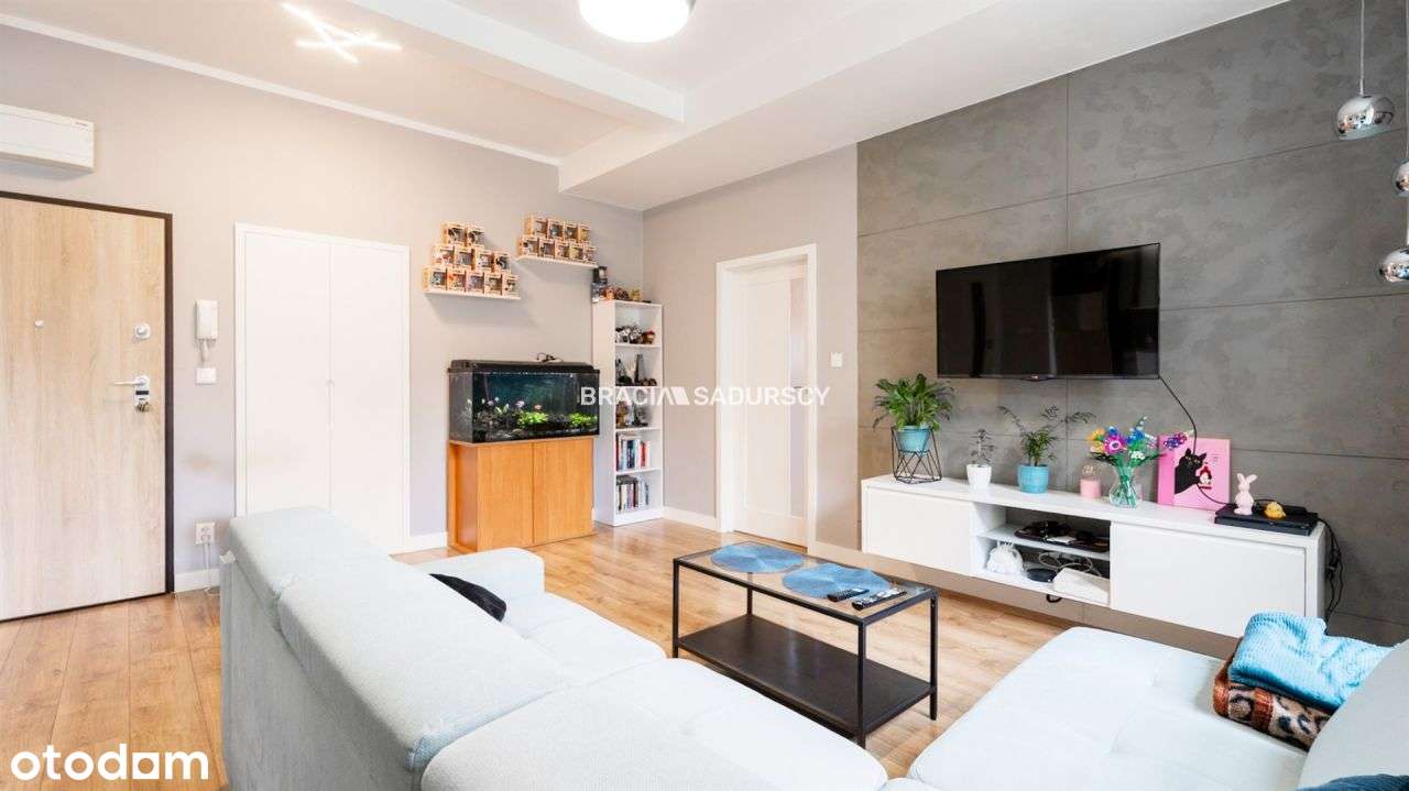 Dwa pokoje, jasne, wysokie. Doskonałe.-9