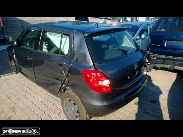 Traseira / Frente /Interior Skoda Fabia 2009 - 1