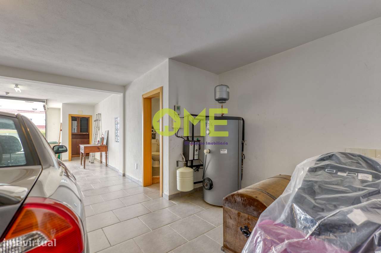Moradia T4 com piscina e jardim em Ourém-3