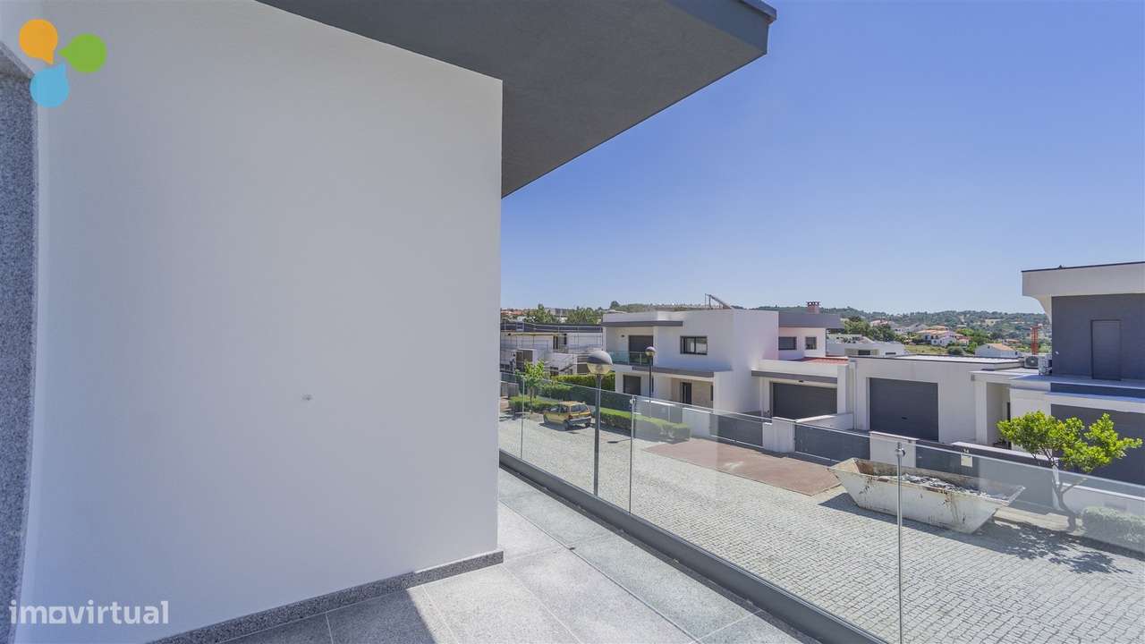 Moradia Isolada T4 Nova | Quinta da Ponte da Terra-33