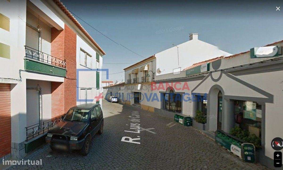 Moradia de 2 pisos, até agora destinada a comércio (restaurante), c... - Grande imagem: 1/8