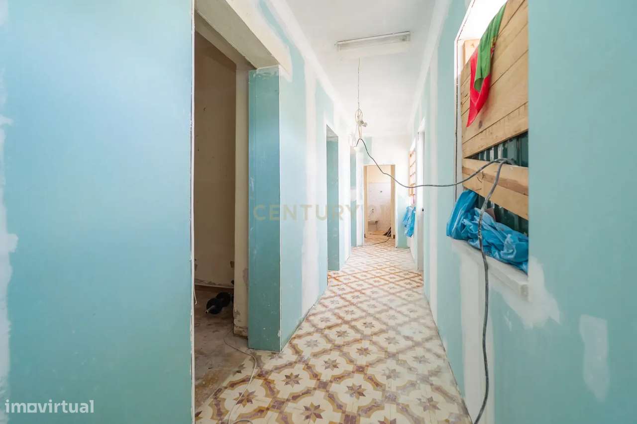 Propriedade com duas moradias geminadas-54