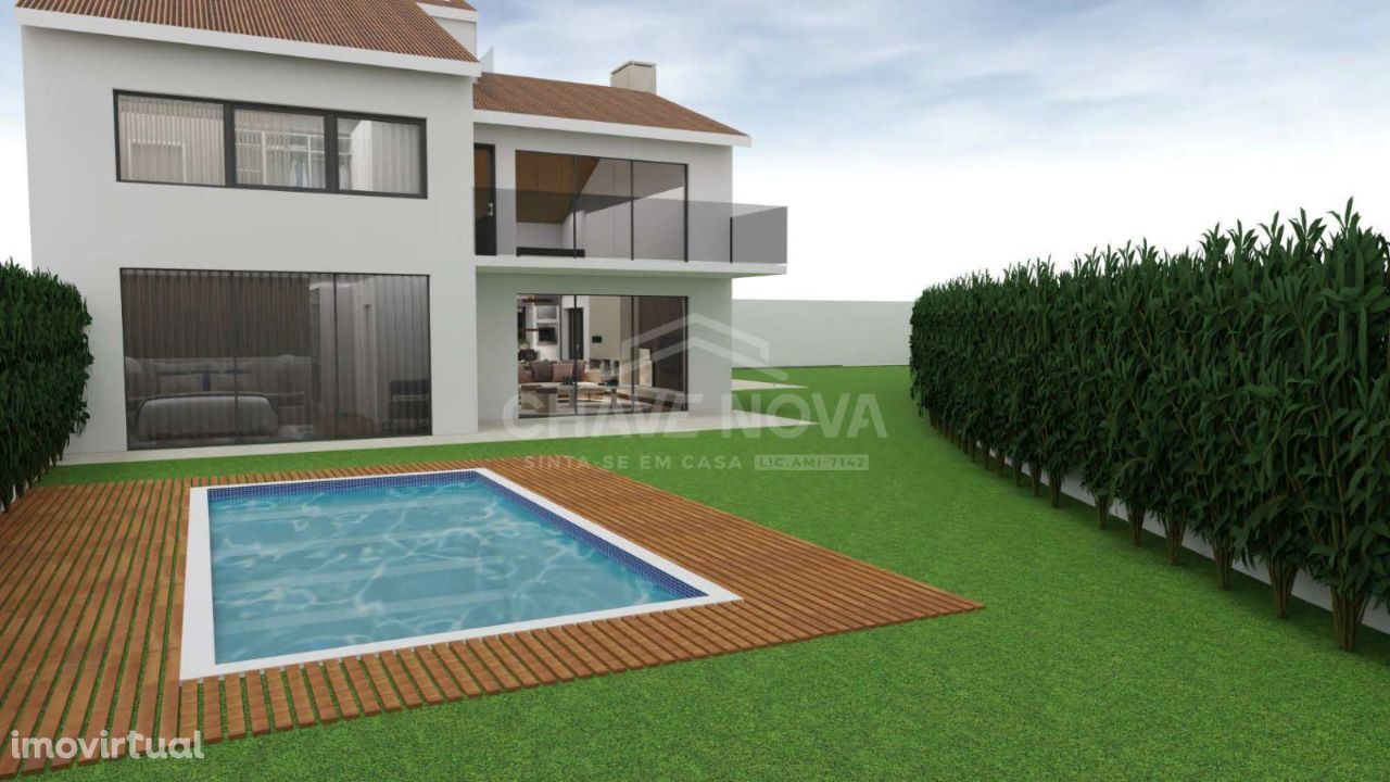 Moradia V4 com Piscina