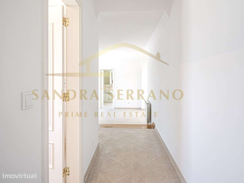 Moradia de traça tradicional com 7 assoalhadas-18