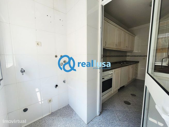Apartamento T1 c/ garagem Águas Santas Maia-4