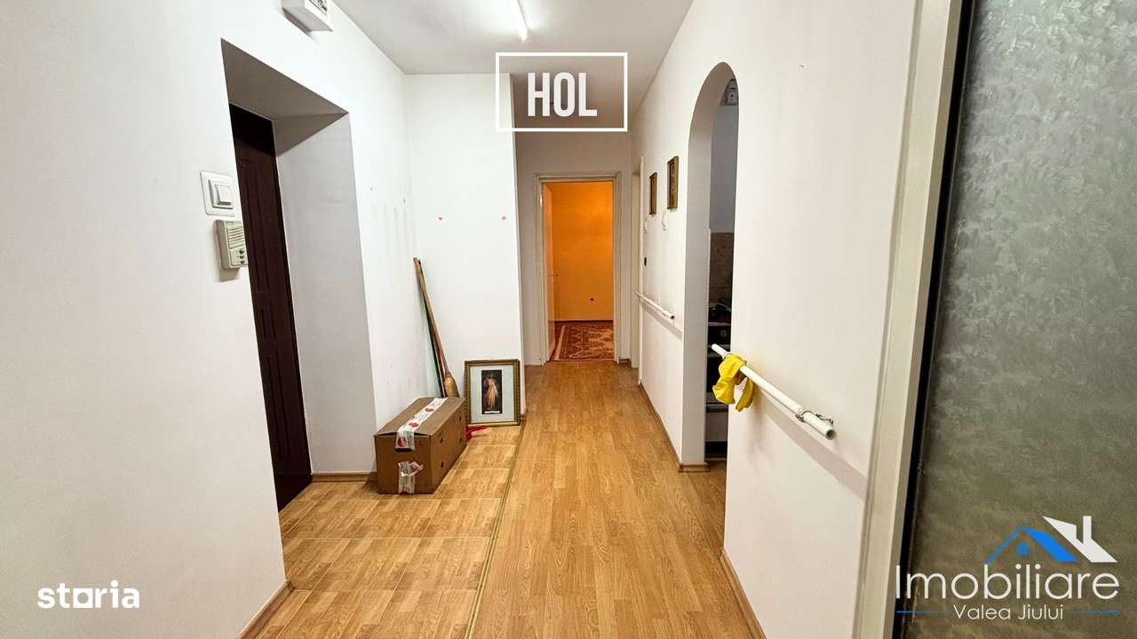 Apartament 2 camere – Petrila, Str. 8 Martie-8